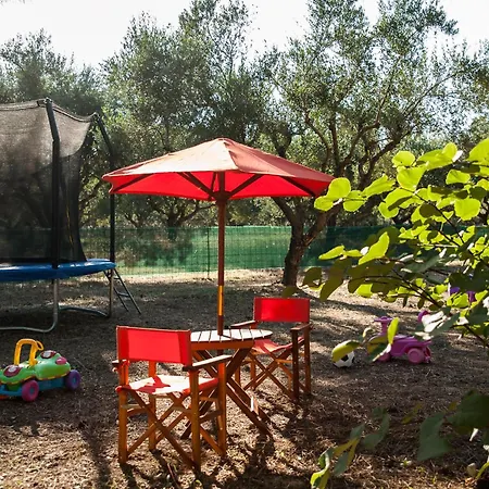 度假居 Loggos Summer House