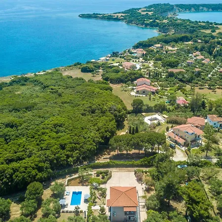 Loggos Summer House *