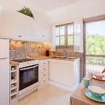 Loggos Summer House *