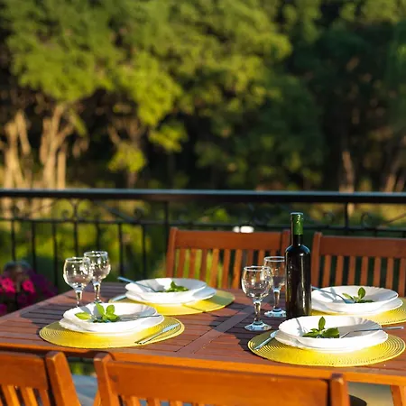 Loggos Summer House
