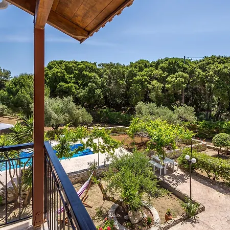 Loggos Summer House